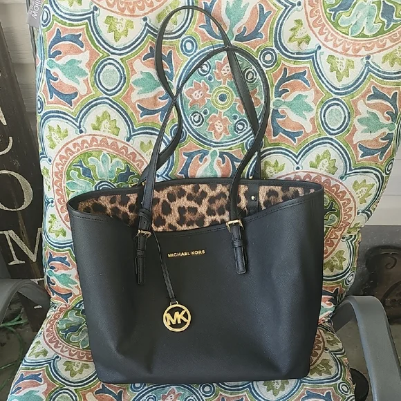 jet set travel large logo tote bag michael kors Michael this Jet Set shoulder bag is made from Signature logo Jet Set Travel Large Logo